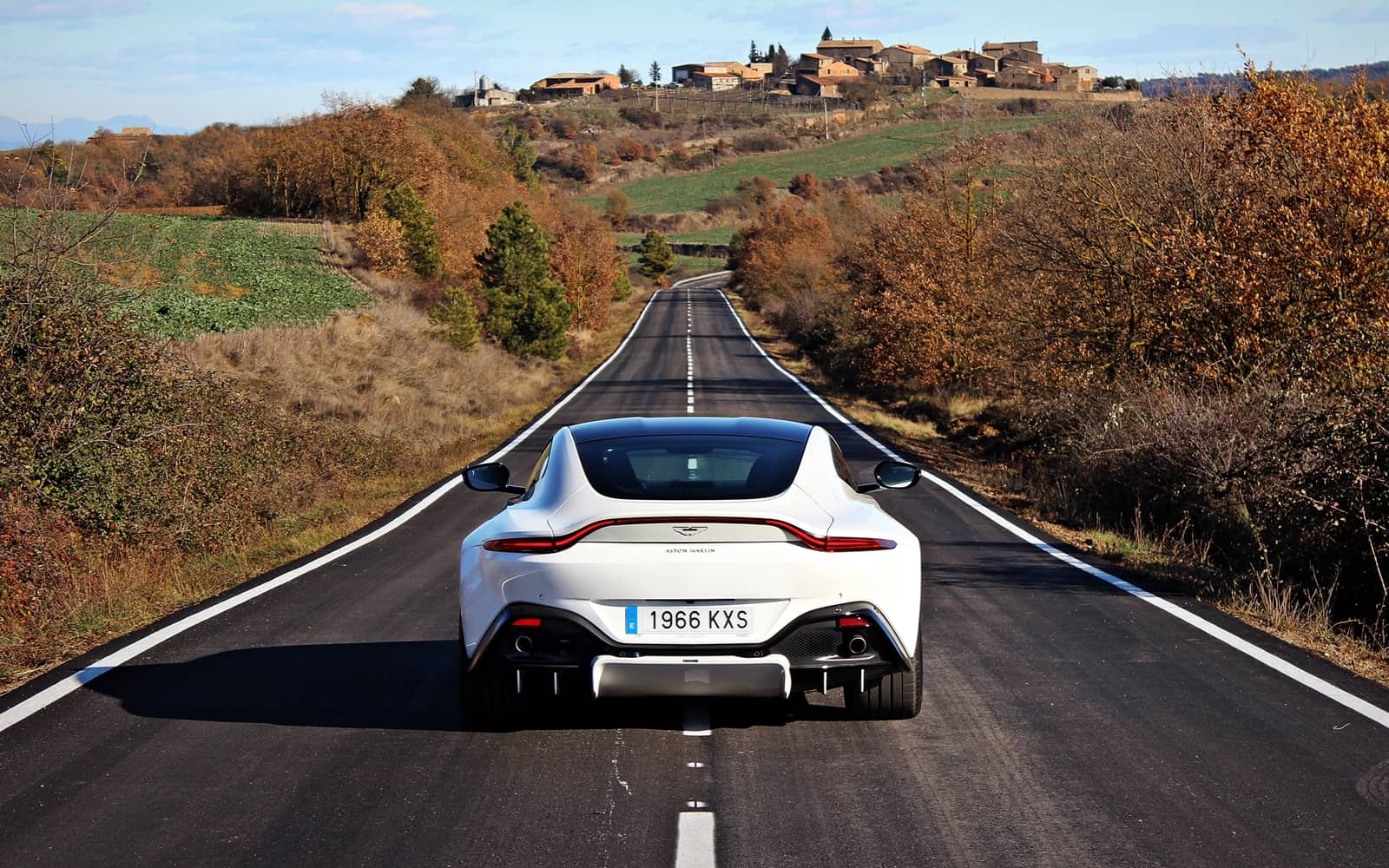 Aston Martin Vantage - StudioHolycars